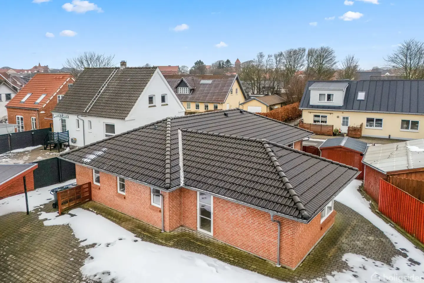 Velholdt villa med moderne indretning i Brønderslev