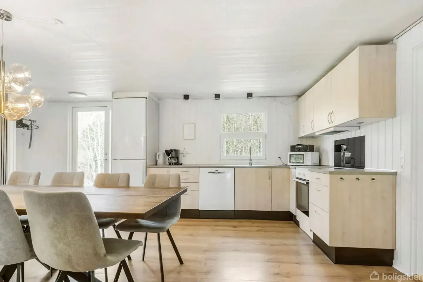 Nyrenoveret pool-hus i Bolilmark - Visning 2