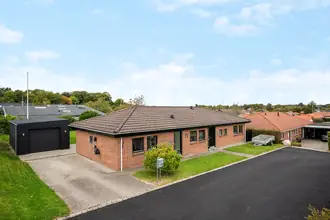 Villa på Lystenlund 73, 8355 Solbjerg