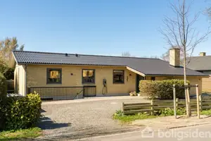 Villa på Karlslundevejen 3, 4621 Gadstrup