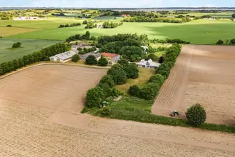 Landejendom på Tuse Næs Vej 23, 4300 Holbæk