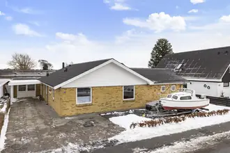 Villa på Nørgårdsvej 51, 9970 Strandby