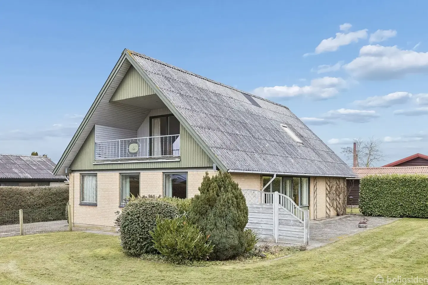 Rummelig familievilla på rolig, lukket vej i Lendemark på Møn