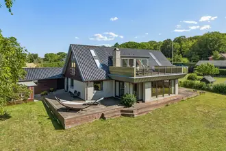 Villa på Højdevej 20A, 4750 Lundby