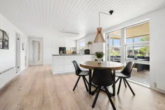 Villa på Syrenvej 5, 9480 Løkken