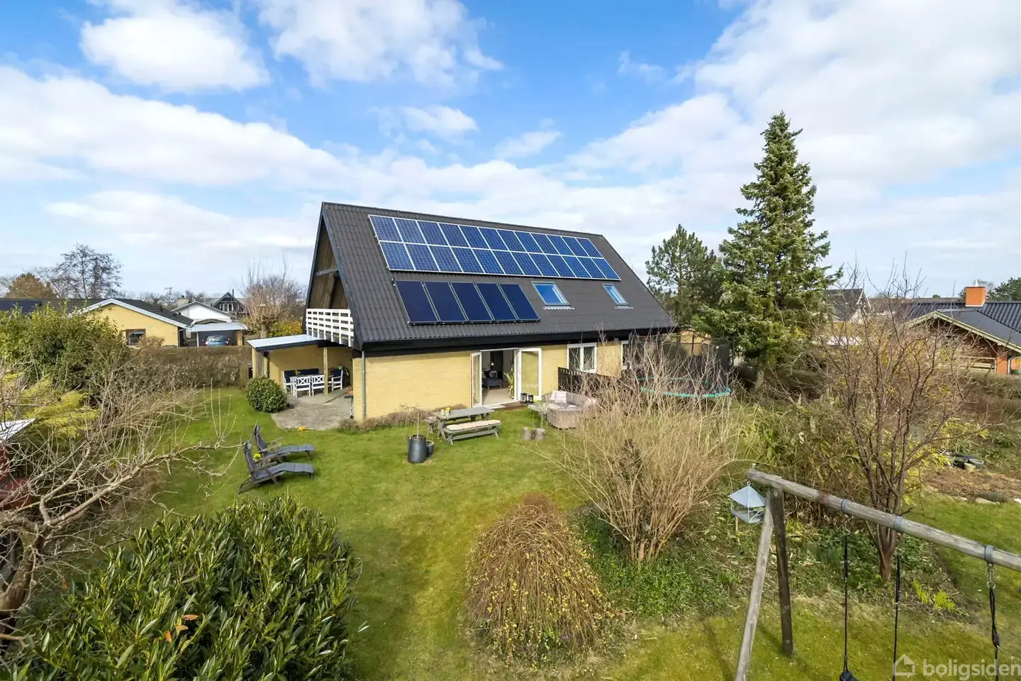 Plads til hele familien – 261 etagemeter i attraktive omgivelser