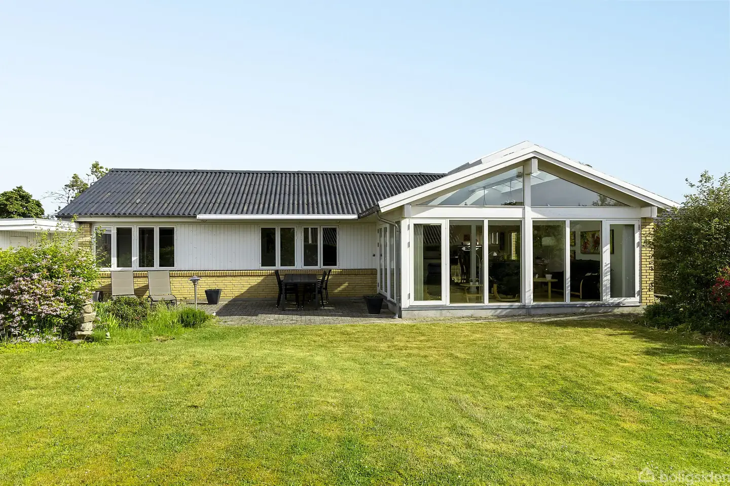 Familievenlig villa i Espergærde med skøn have og sydvendt terrasse
