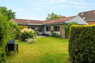 Villa på Damgårdsvej 10A, 8260 Viby J
