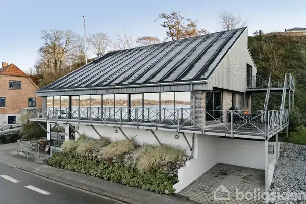 Villa på Holmbjergvej 69, 8420 Knebel