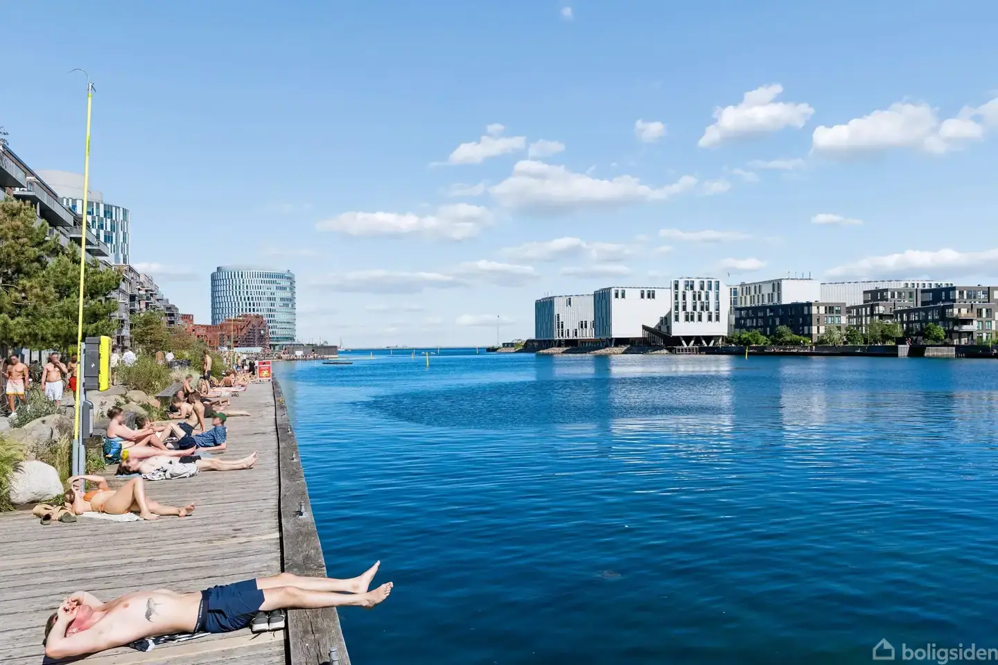 Lys 2-værelses lejlighed på 4. sal med solrig sydvendt altan og særdeles velholdt stand! - Visning 5