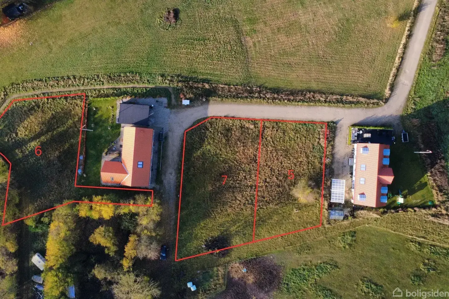 Grond, 728 m²