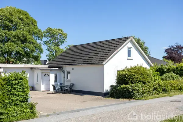 Villa på Rønne Alle 4, 9320 Hjallerup
