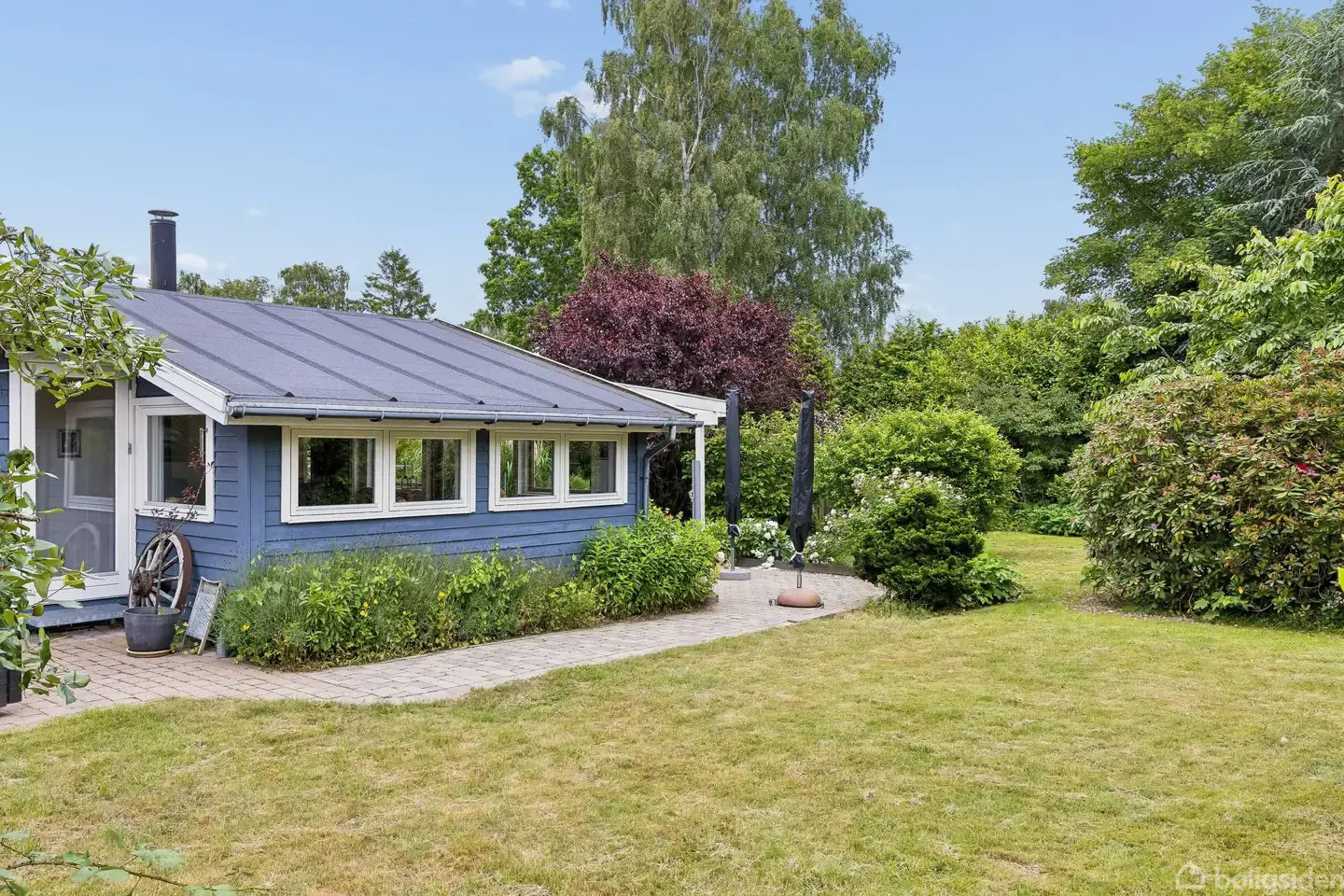HELÅRSANVENDELIGT FRITIDSHUS MED PLADS TIL AT SAMLE FAMILIEN