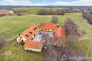 Landejendom på Hammersholt Byvej 25, 3400 Hillerød