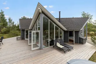Fritidshus på Sandvej 10, Fjellerup Strand, 8585 Glesborg