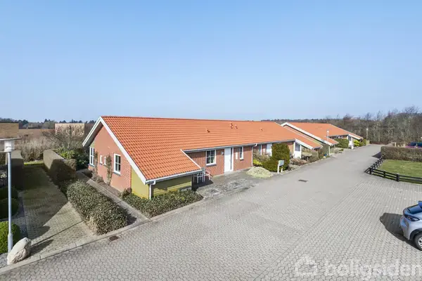 Velholdt bolig nær natur og hverdagens behov