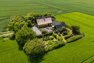 Villa på Skrokkegårdsvejen 8, Poulsker, 3730 Nexø