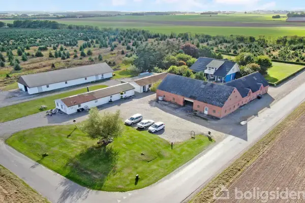 Landejendom på Hvilhusevej 24, 8970 Havndal