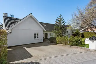 Villa på Strandgårdsvej 19, 2690 Karlslunde