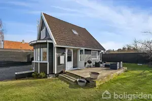 Villa på Poppel Alle 1B, 3120 Dronningmølle