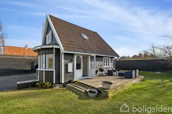 Villa på Poppel Alle 1B, 3120 Dronningmølle