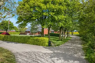 Landejendom på Grimstrup Hovedvej 2, Grimstrup, 6705 Esbjerg Ø