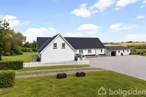 Landejendom på Ny Rønnebjergvej 129, 9760 Vrå