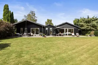 Villa på Henrikshave 15, 2950 Vedbæk