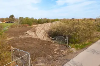 Helårsgrund på Bjørnemosevej 141, Hjallese, 5260 Odense S
