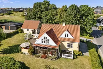 Villa på Kirkevejen 9, Lading, 8471 Sabro