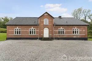 Landejendom på Jens Bassesvej 1, 8543 Hornslet