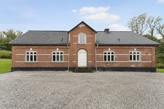 Landejendom på Jens Bassesvej 1, Skader, 8543 Hornslet
