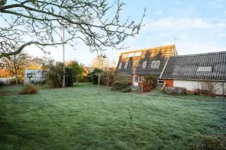 Villa på Nølev Byvej 6, Nølev, 8300 Odder