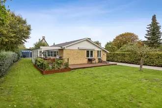 Villa på Jernbane Alle 15B, 2630 Taastrup