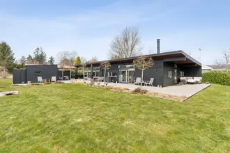 Fritidshus på Højvejen 37, Hesbjerg, 3120 Dronningmølle