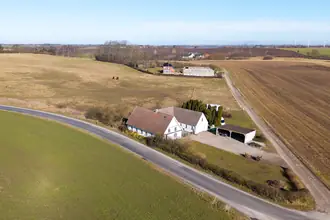 Landejendom på Rostrupvej 83, 5471 Søndersø