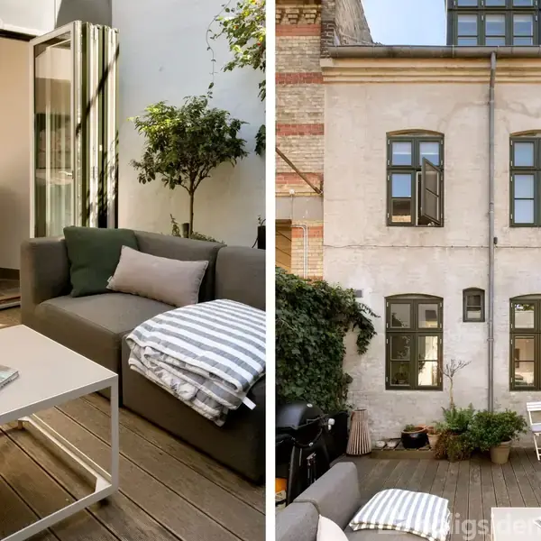 To-delt billede af en moderne stue med sofa, bord og tæppe ved siden af en åbnet glasdør; udvendigt en hyggelig gårdhave med borde, stole og planter ved en muret bygning.