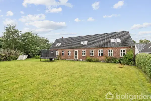 Villa på Kirkevej 6, 8832 Skals