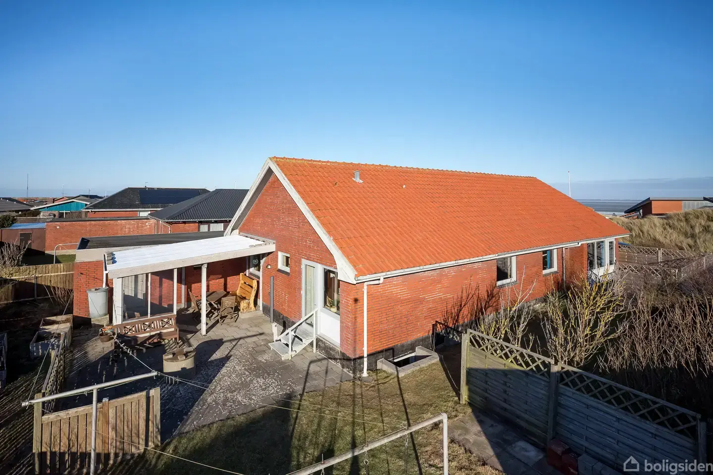 Velbeliggende og rummelig villa på Østergade – kun 5 minutters gang fra fjorden og med byens pulserende liv lige udenfor