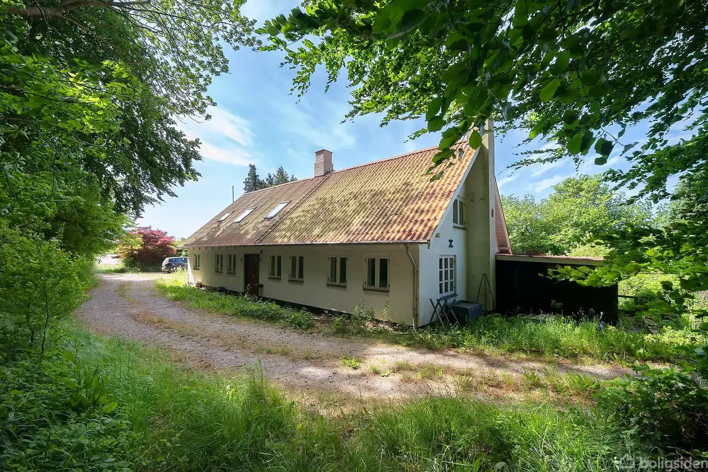 Landlig idyl med masser af plads og naturskønne omgivelser