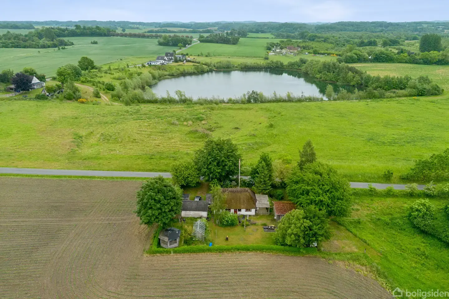 Natur, ro og masser af muligheder på stor grund