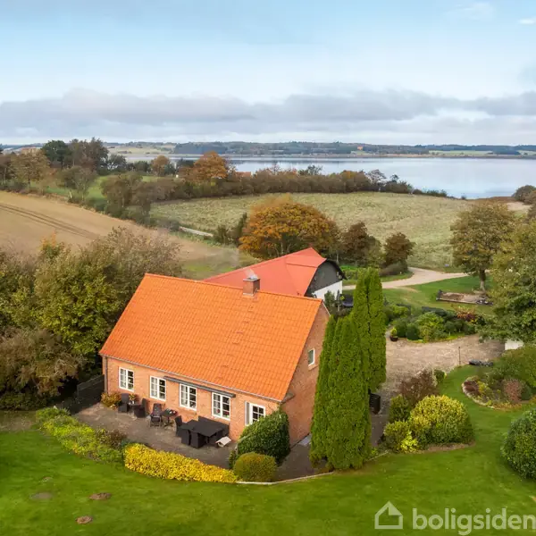 Landejendom på Hulager 4, 8831 Løgstrup