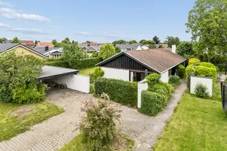 Villa på Svalevænget 4, Snestrup, 5210 Odense NV
