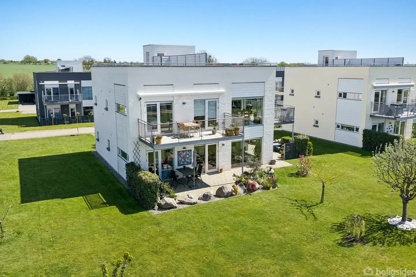 Ejerlejlighed med havudsigt og egen tagterrasse