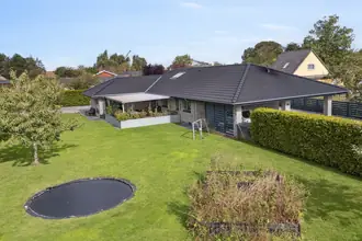 Villa på Kirkevej 14, 4070 Kirke Hyllinge