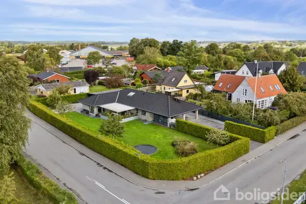 Villa på Kirkevej 14, 4070 Kirke Hyllinge