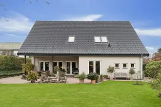 Villa på Strandvænget 26, 2960 Rungsted Kyst