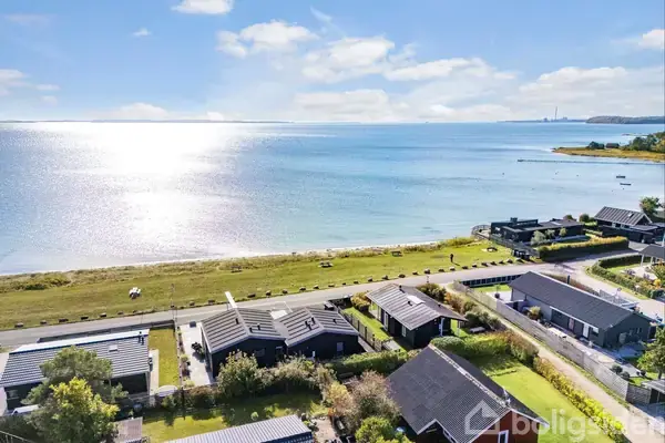 Fritidsbolig på Strandvejen 42, 8410 Rønde