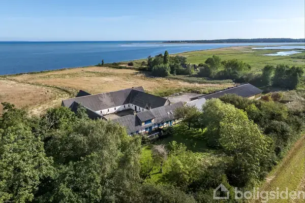 Landejendom på Halsvej 56, 5400 Bogense