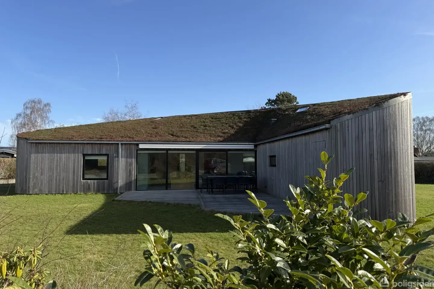 Arkitekttegnet fritidshus på naturrige Kysing Næs